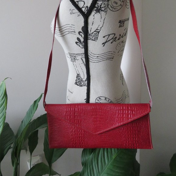 Red Faux Alligator Clutch With Removable Strap - Picture 1 of 6
